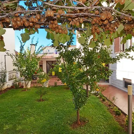 Luky 3 Appartement Trogir