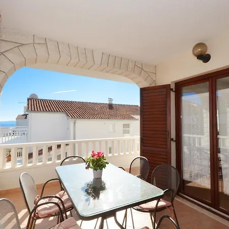 Appartement Luky 3 *